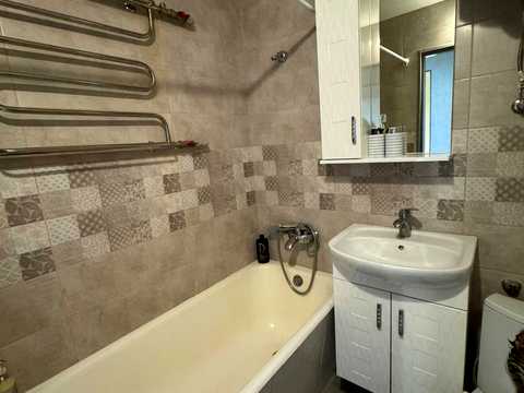 квартира за адресою Героїв просп., 12