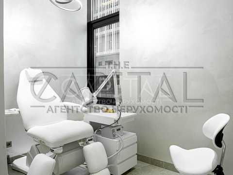 комерційна за адресою Київ, Предславинська вул., 42