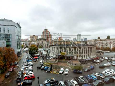 квартира за адресою Панаса Мирного вул., 12