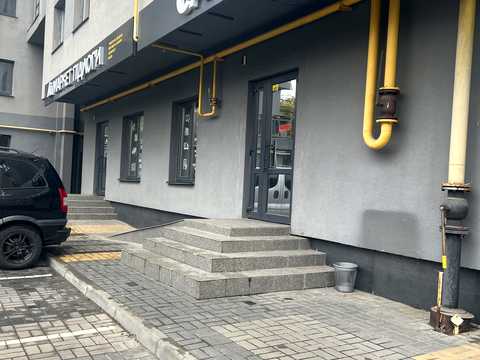 коммерческая по адресу Ривненская ул., 123