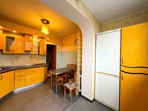 квартира за адресою Автозаводська вул., 43