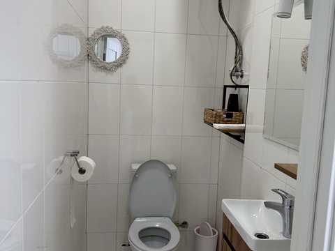 коммерческая по адресу Под Голоском ул., 1