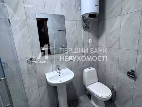 комерційна за адресою Одеса, Ромашкова вул., 102