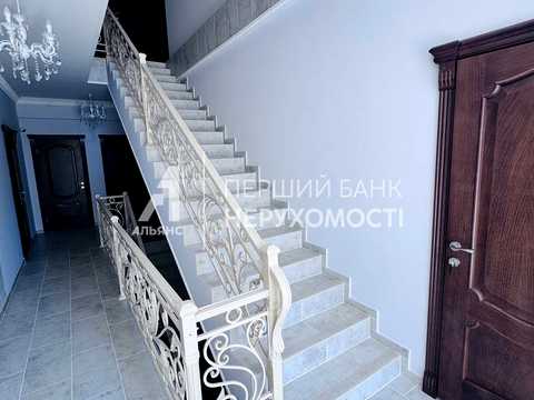 комерційна за адресою Одеса, Ромашкова вул., 102