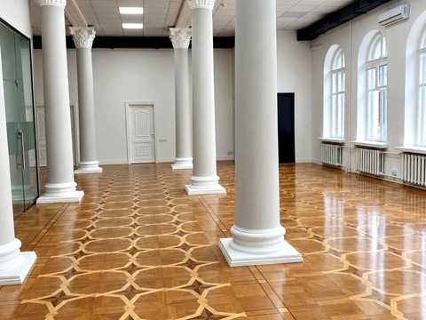 комерційна за адресою Володимирська вул., 10
