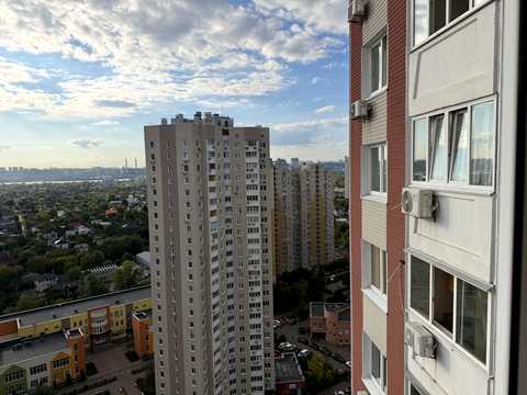 квартира за адресою Софії Русової вул., 1