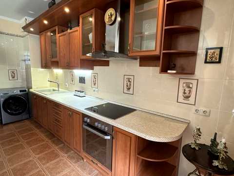 квартира за адресою Раїси Окіпної вул., 10-Б