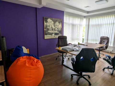 комерційна за адресою Лейпцизька вул., 3а