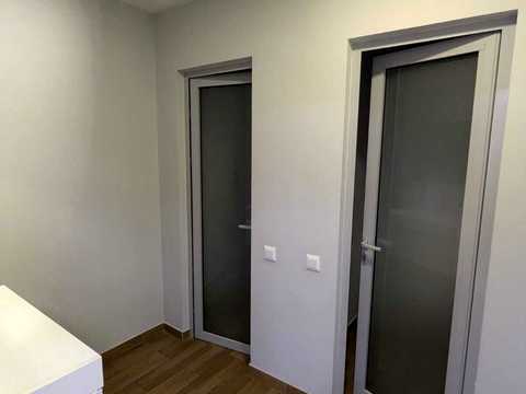 комерційна за адресою Лейпцизька вул., 3а