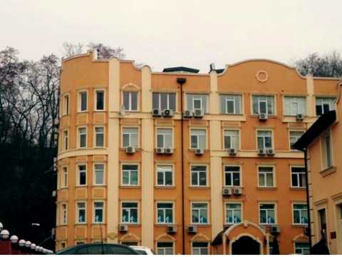 комерційна за адресою Глибочицька вул., 40