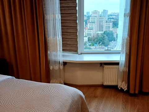 квартира за адресою Королеви Єлизавети ІІ вул. (Глинки), 2