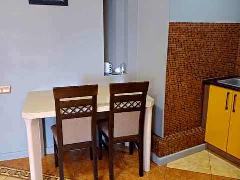 квартира за адресою Королеви Єлизавети ІІ вул. (Глинки), 2
