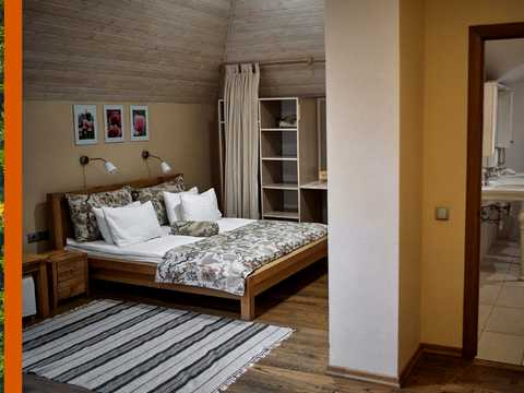 комерційна за адресою Свалява, Мукачівська вул., 3