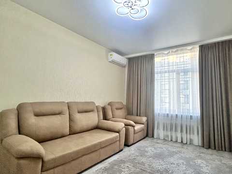 квартира за адресою Юнацька вул., 8