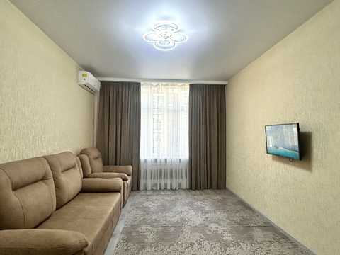 квартира за адресою Юнацька вул., 8