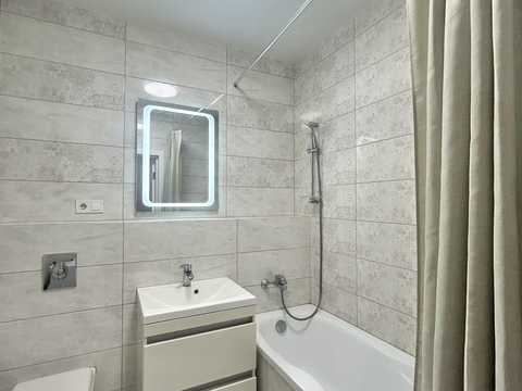 квартира за адресою Юнацька вул., 8