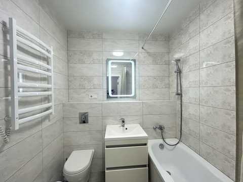 квартира за адресою Юнацька вул., 8