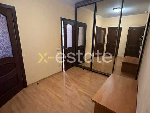 квартира за адресою Анни Ахматової вул., 48