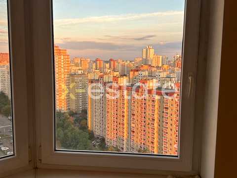 квартира за адресою Анни Ахматової вул., 48