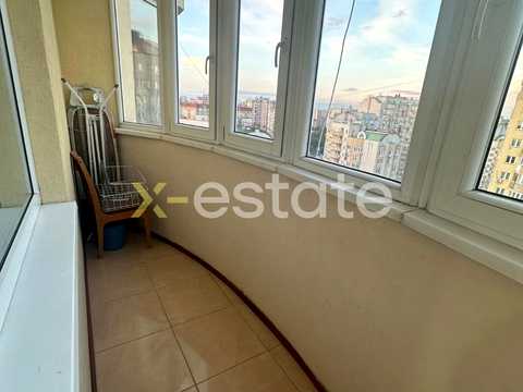 квартира за адресою Анни Ахматової вул., 48