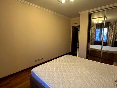 квартира за адресою Дегтярівська вул., 25а к1