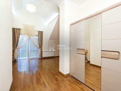 будинок за адресою вул. Центральна, 11