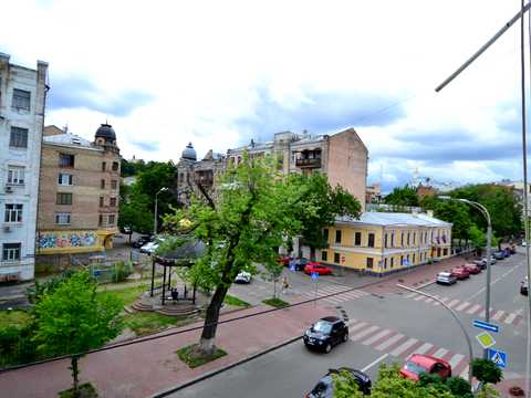 квартира за адресою Братська вул., 5