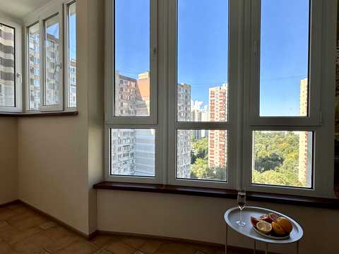 квартира за адресою Анни Ахматової вул., 22