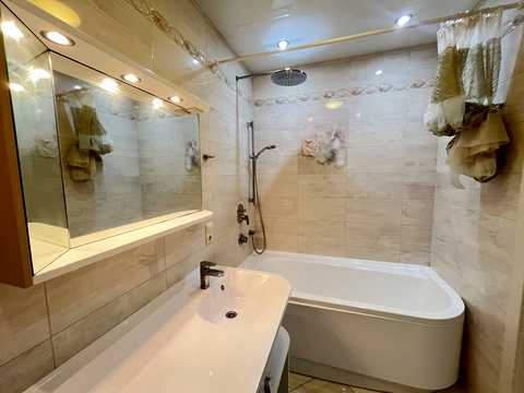 квартира за адресою Драгоманова вул., 40-Ж