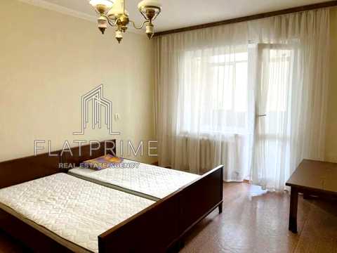 квартира за адресою Ревуцького вул., 18