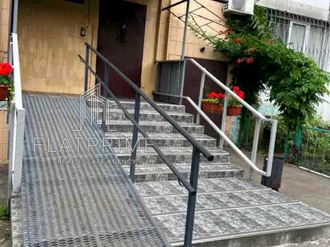 квартира за адресою Ревуцького вул., 18