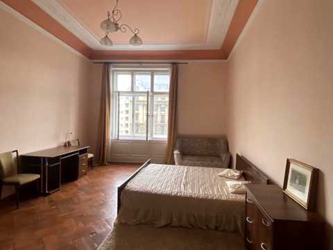 квартира за адресою Адама Міцкевича пл., 5