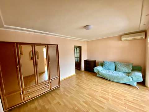 квартира за адресою Костянтинівська вул., 46-52