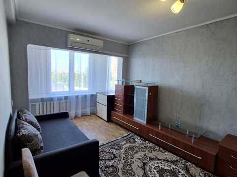 квартира за адресою Героїв полку "Азов" вул. (Маршала Малиновського), 4