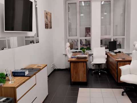 комерційна за адресою Хмельницька вул., 10