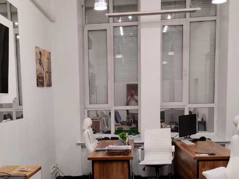 комерційна за адресою Хмельницька вул., 10