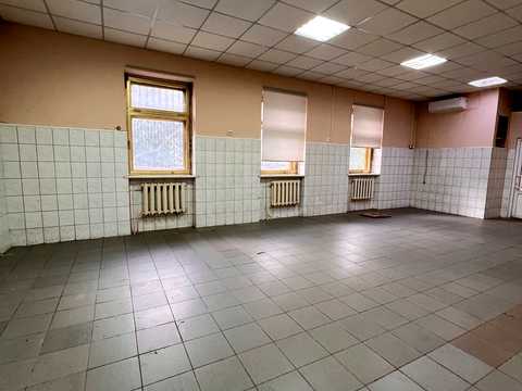 комерційна за адресою Тролейбусна вул., 7