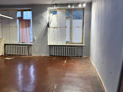 коммерческая по адресу Молодіжна ул., 12/1