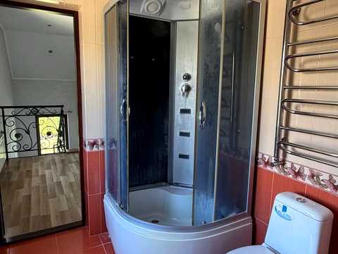 коммерческая по адресу Богдана Хмельницького ул., 5