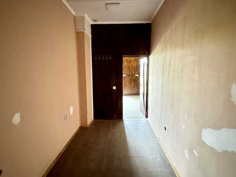 комерційна за адресою Хотинська вул., 4д