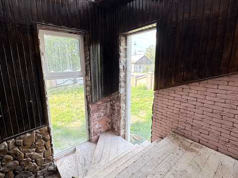 комерційна за адресою Хотинська вул., 4д
