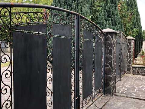 будинок за адресою Дмитра Яворницького вул., 4