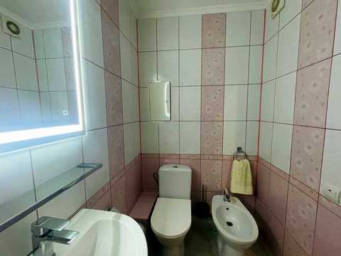 квартира за адресою Набережно-Хрещатицька вул., 11