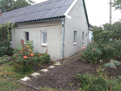 будинок за адресою с. Любимівка, червона