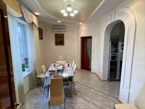 будинок за адресою 28-ма Лінія вул., 18