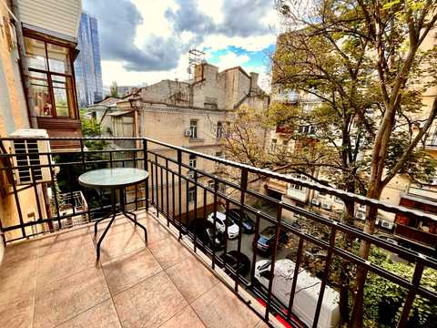 квартира за адресою Басейна вул., 3