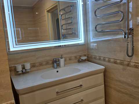 квартира за адресою Дегтярівська вул., 25а к1
