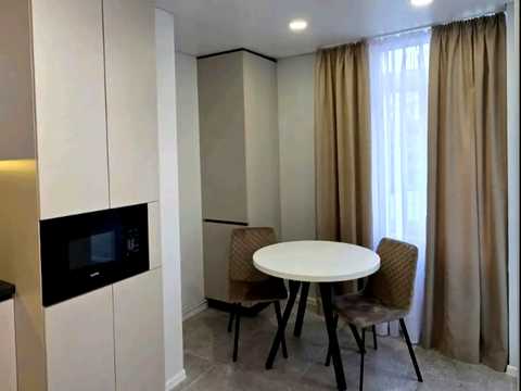 квартира за адресою Злуки просп., 5-А