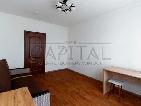 квартира за адресою Софії Русової вул., 5-Б