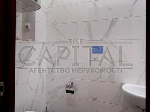квартира за адресою Софії Русової вул., 5-Б